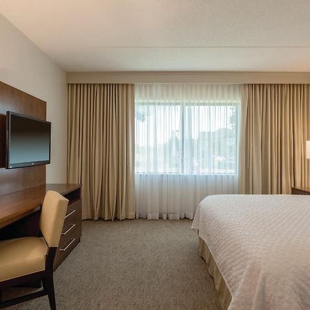 Embassy Suites By Hilton Milwaukee Брукфілд Екстер'єр фото