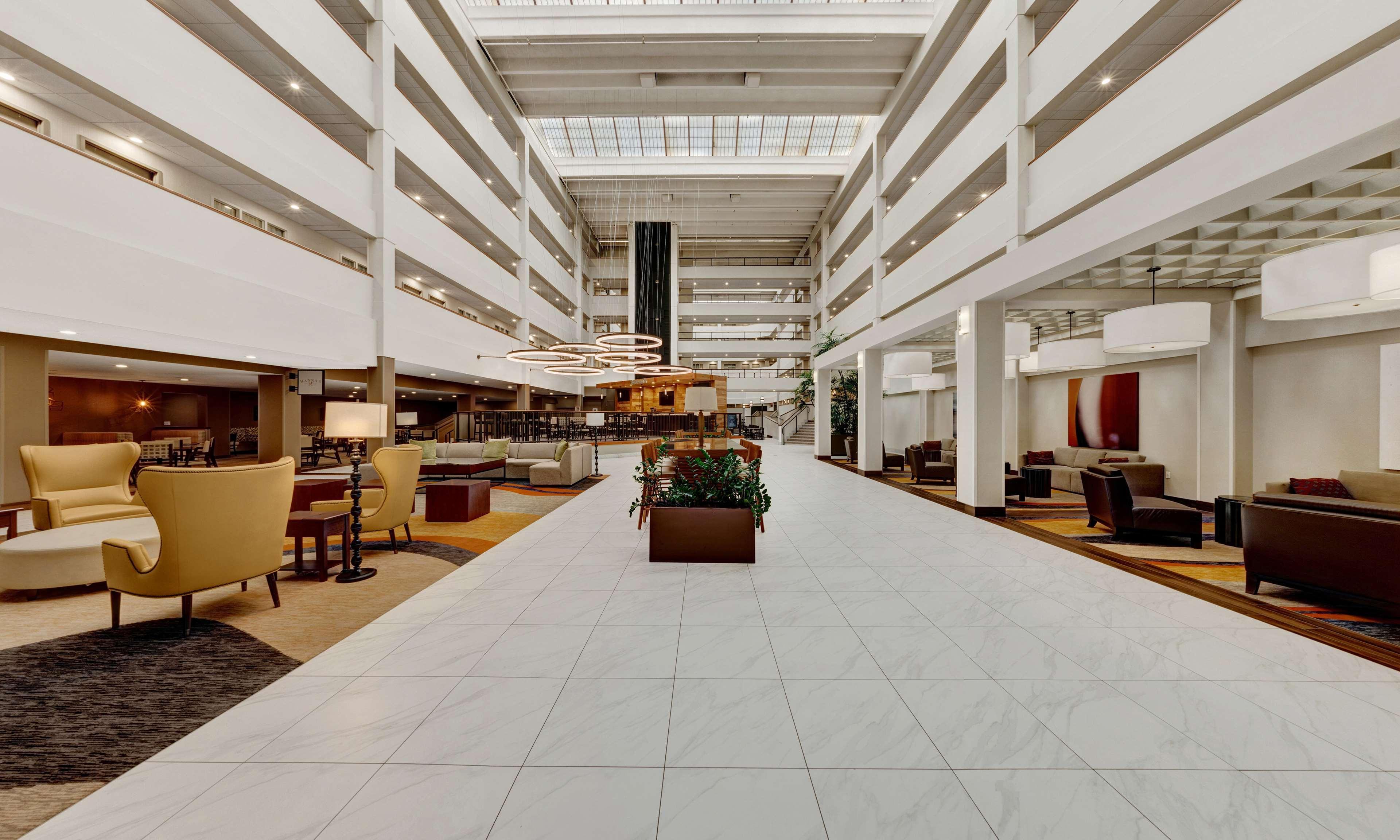 Embassy Suites By Hilton Milwaukee Брукфілд Екстер'єр фото